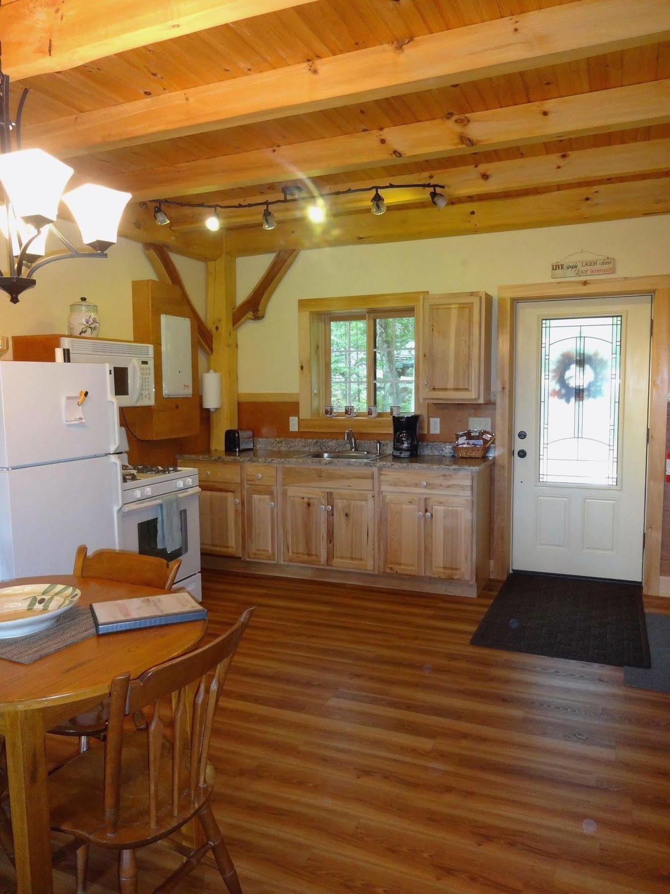 Robert Frost Mountain Cabins Мидлбери Экстерьер фото